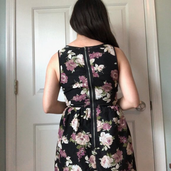 Purple and White Floral Print Dress - Picture 2 of 7